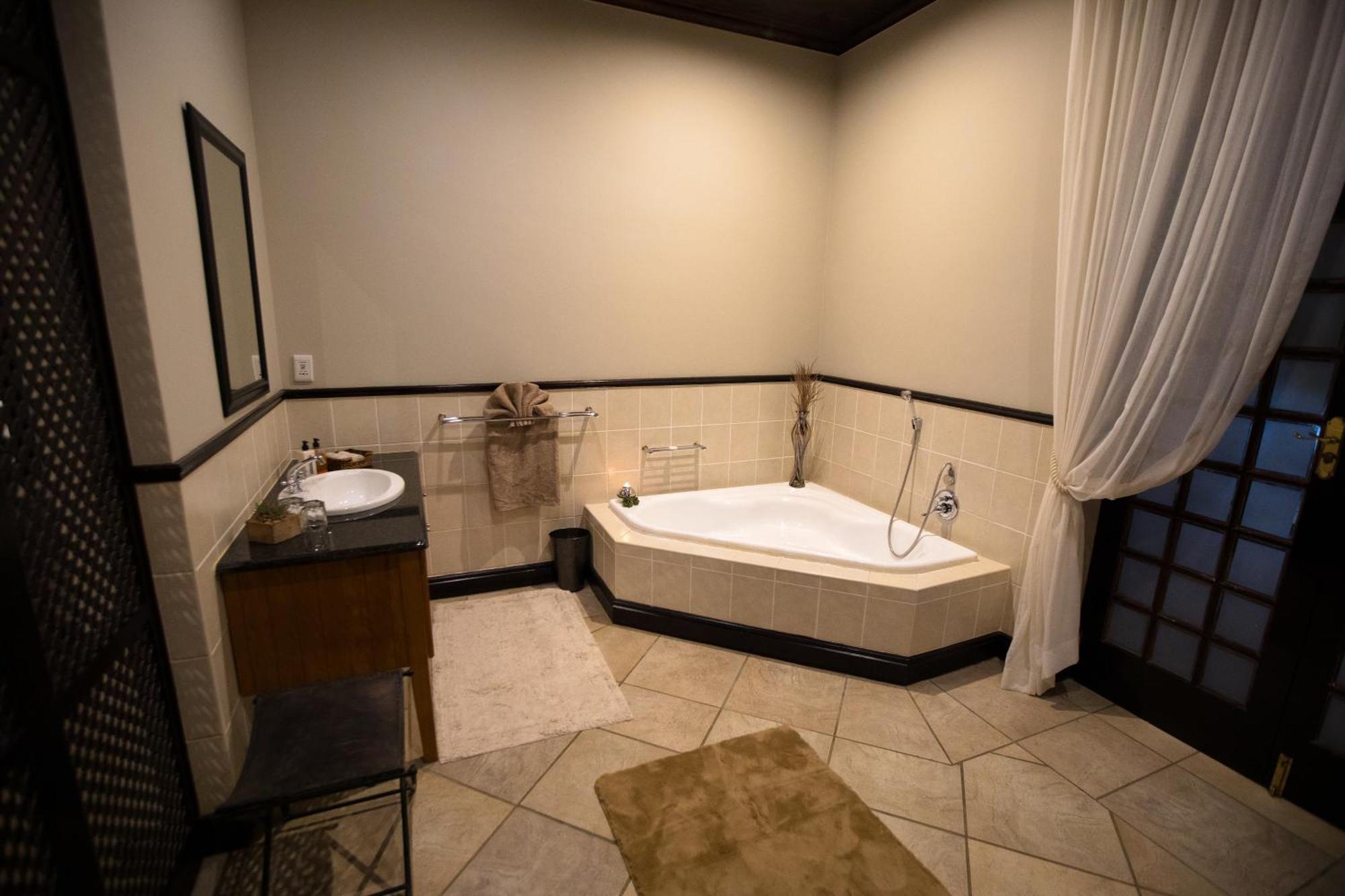 Swartberg Private Game Lodge Oudtshoorn Exterior foto