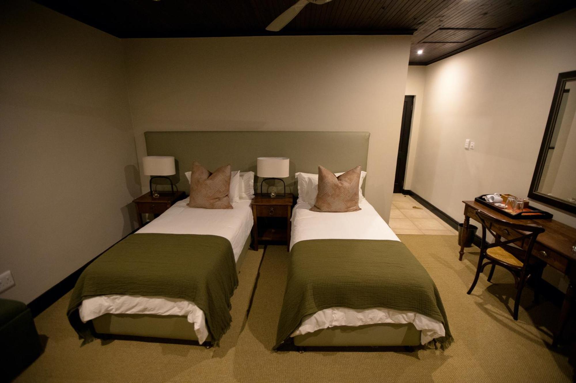 Swartberg Private Game Lodge Oudtshoorn Exterior foto